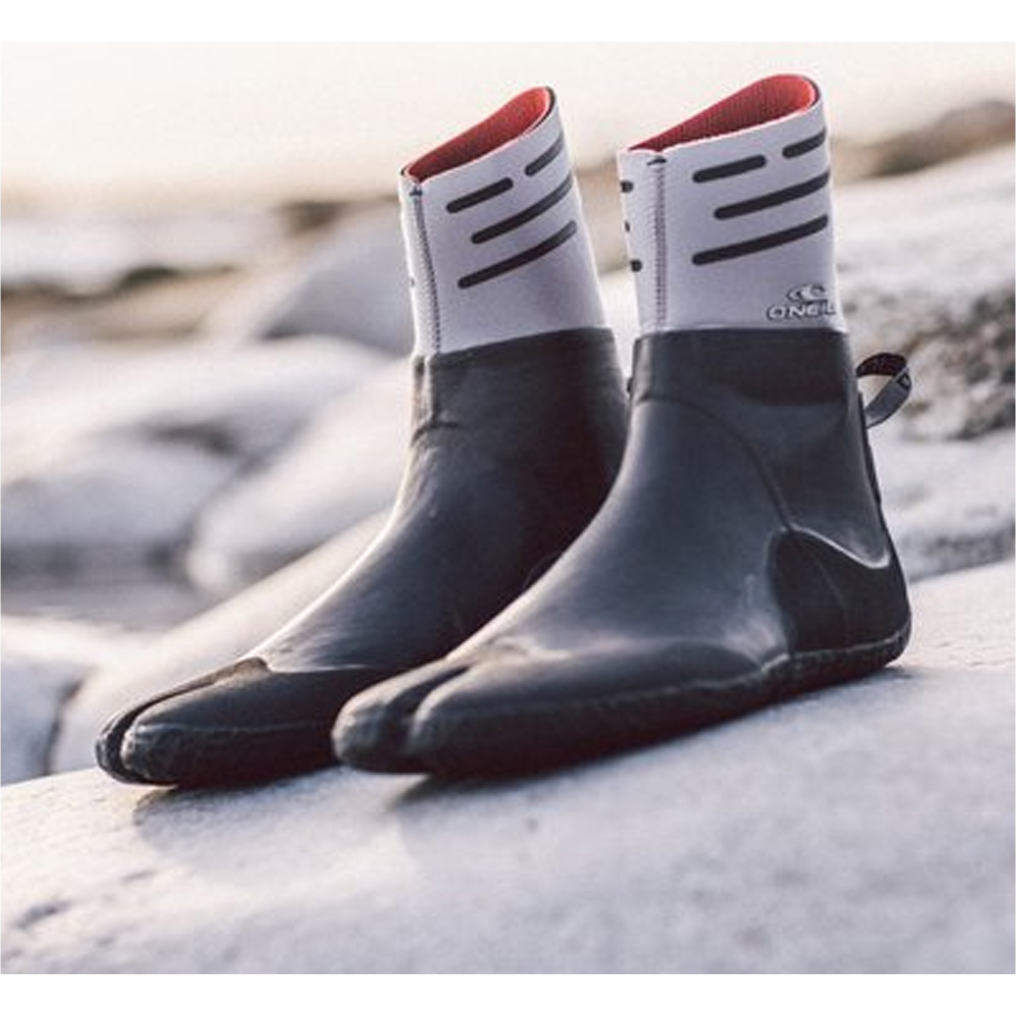 2025 O'Neill Gooru Dip 3mm Split Toe Wetsuit Boots 5602 - Smoke / Black